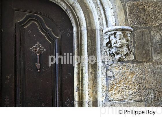 LA VIEILLE VILLE DE AUCH, GERS, GASCOGNE. (32F02124.jpg)