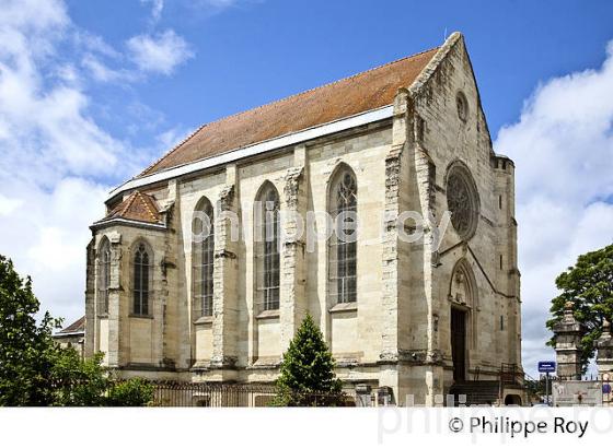 LA VIEILLE VILLE DE  AUCH,  GERS,  GASCOGNE. (32F02131.jpg)