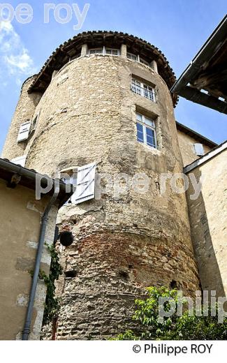 LA VIEILLE VILLE DE  AUCH,  GERS,  GASCOGNE. (32F02139.jpg)