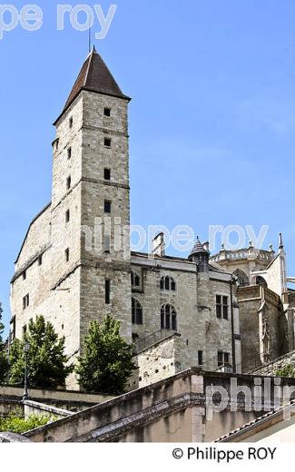 LA VIEILLE VILLE DE  AUCH,  GERS,  GASCOGNE. (32F02206.jpg)