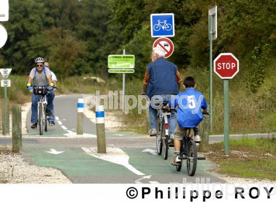 Piste cyclable (33F05134.jpg)
