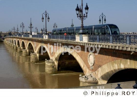 Pont de Pierre - Bordeaux (33F05818.jpg)