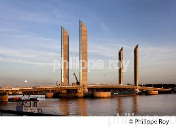PONT CHABAN DELMAS , BORDEAUX. (33F16934.jpg)