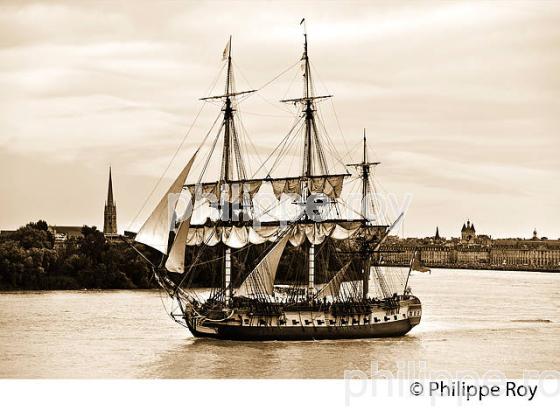 REPLIQUE DU  VAISSEAU L' HERMIONE,  A BORDEAUX, GIRONDE, AQUITAINE. (33F18332.jpg)