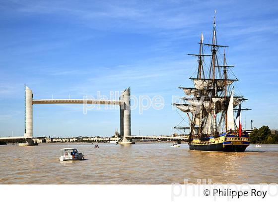 REPLIQUE DU  VAISSEAU L' HERMIONE,  A BORDEAUX, GIRONDE, AQUITAINE. (33F18535.jpg)