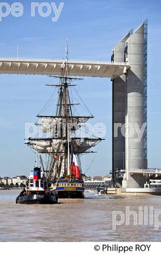REPLIQUE DU  VAISSEAU L' HERMIONE,  A BORDEAUX, GIRONDE, AQUITAINE. (33F18536.jpg)
