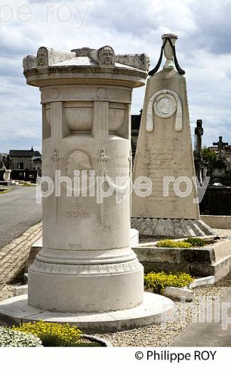 LE CIMETIERE DE LA CHARTREUSE, BORDEAUX, GIRONDE. (33F19313.jpg)