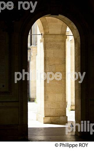 LA COUR MABLY, QUARTIER DES GRANDS HOMMES, BORDEAUX, GIRONDE. (33F20003.jpg)