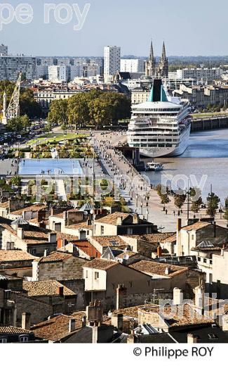 BORDEAUX VU  DEPUIS LA TOUR SAINT-MICHEL . (33F21539.jpg)