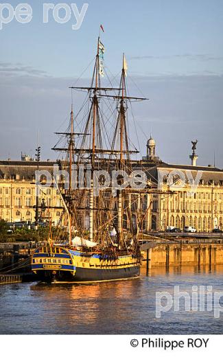 L' HERMIONE , FACADE  DES QUAIS, LA GARONNE, PORT DE LA LUNE, VILLE DE BORDEAUX, GIRONDE. (33F24407.jpg)