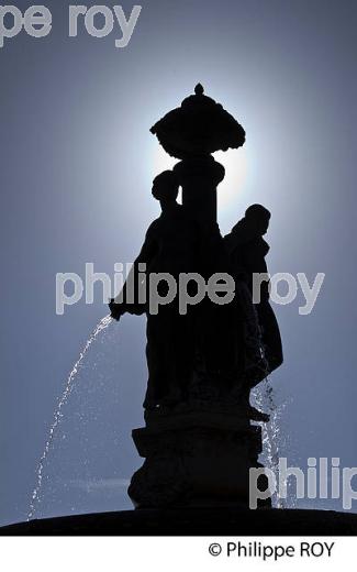 PLACE DE LA BOURSE, ET FONTAINE DES TROIS GRACES,   VILLE DE BORDEAUX. (33F24518.jpg)