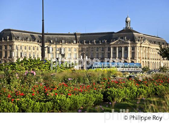 PALAIS  DE LA BOURSE, 18 EME SIECLE, ET PROMENADE DES QUAIS,   PORT DE LA LUNE, VILLE DE BORDEAUX. (33F24621.jpg)