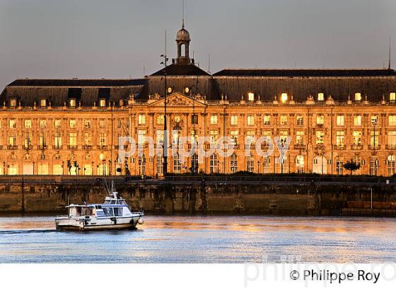 PALAIS  DE LA BOURSE, 18 EME SIECLE, ET LA GARONNE,  PORT DE LA LUNE, VILLE DE BORDEAUX. (33F24632.jpg)