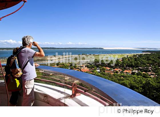 PANORAMA SUR LE BASSIN D' ARCACHON DEPUIS  LE PHARE DE  LA PRESQU' ILE DU CAP FERRET, GIRONDE. (33F27510.jpg)