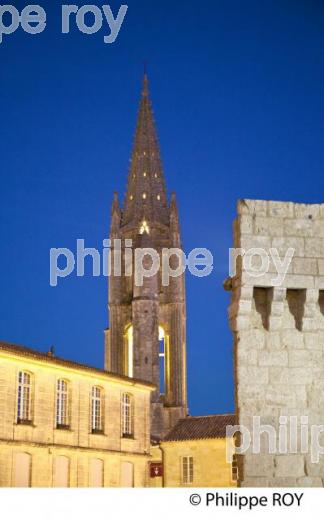 LA  MAISON DES VINS, LE  CLOCHER EGLISE MONOLITHE, ET LES REMPARTS,  CITE  DE SAINT-EMILION, GIRONDE. (33F29037.jpg)