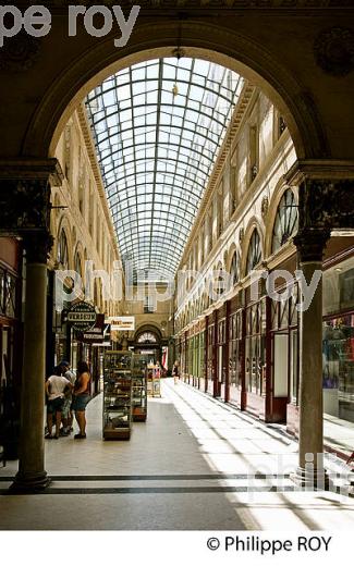 GALERIE BORDELAISE, RUE SAINTE CATHERINE, RUE PIETONNE , BORDEAUX, GIRONDE (33F30201.jpg)