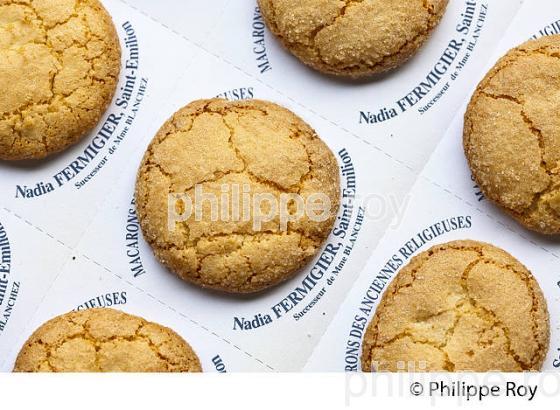 MACARON  DE NADIA FERMIGIER, ANCIENNEMENT  MADAME BLANCHER, CITE DE SAINT-EMILION, GIRONDE. (33F31513.jpg)