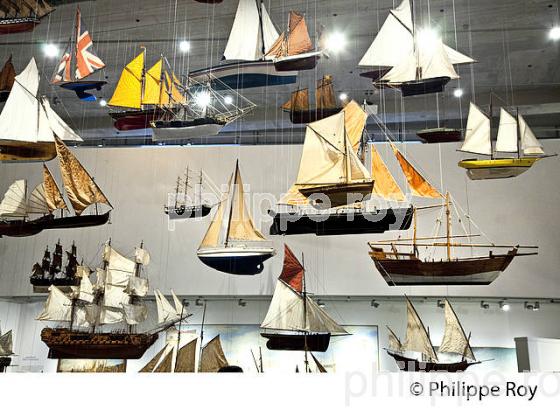 SALLE D' EXPOSITION , MAQUETTES DE BATEAUX,  MUSEE MER MARINE ,  BORDEAUX, GIRONDE. (33F34704.jpg)