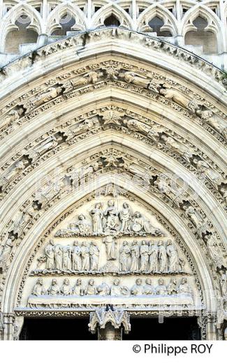 TYMPAN DE LA PORTE ROYALE, PORTAIL NORD , CATHEDRALE SAINT-ANDRE, BORDEAUX, GIRONDE. (33F34710.jpg)
