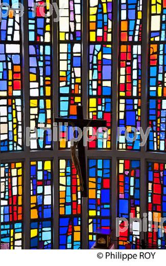 LE MUR DE LUMIERE, VITRAIL, EGLISE DU CAP FERRET, BASSIN D' ARCACHON, GIRONDE. (33F35013.jpg)