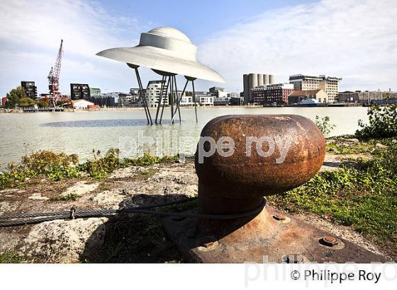 LE VAISSEAU SPACIAL, SCULPRTURE,    BASSIN A FLOT,  QUARTIER  DE BACALAN ,BORDEAUX, GIRONDE. (33F36601.jpg)