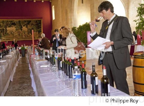 DEGUSTATION DES VINS PRIMEURS BORDELAIS (33V33911.jpg)