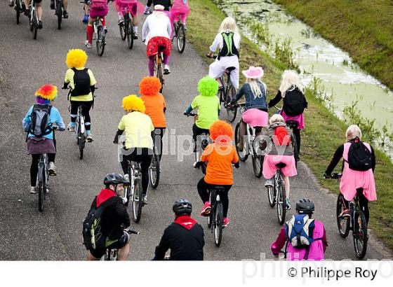 LA MEDOCAINE, COURSE EN VTT AVEC DEGUISEMENT, MARGAUX, MEDOC, GIRONDE. (33V38005.jpg)