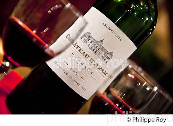 CHATEAU D' ARSAC ,  AOC  MARGAUX, MEDOC, GIRONDE. (33V42133.jpg)