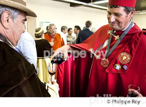 LA CONFRERIE DES VIGNERONS DE MONTAGNE SAINT-EMILION ET SAINT-GEORGE SAINT EMILION,   COMMUNE DE MONTAGNE , GIRONDE, AQUITAINE. (33V43501.jpg)