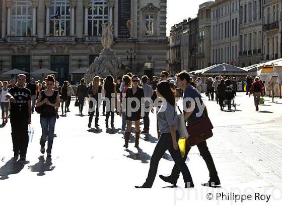 PLACE DE LA COMEDIE, VIEUX MONTPELLIER, LANGUEDOC-ROUSSILLON. (34F00313.jpg)