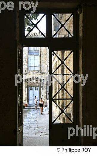 QUARTIER SAINT ROCH, VIEUX MONTPELLIER, LANGUEDOC-ROUSSILLON. (34F00529.jpg)
