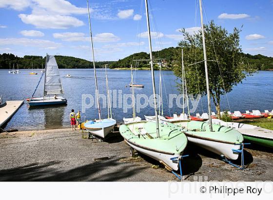 LE LAC DE BARRAGE D' EGUZON SUR LA CREUSE, INDRE. (36F00318.jpg)