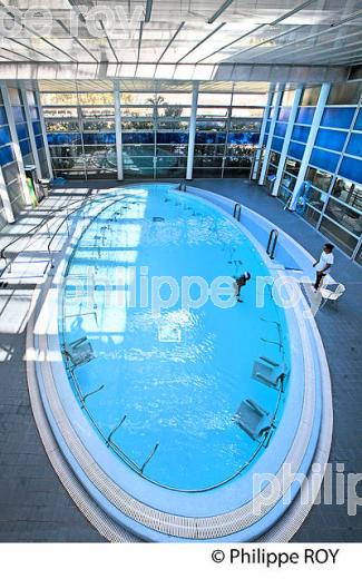 PISCINE THERMALE, HOTEL LES THERMES, JEAN NOUVEL ARCHITECTE, VILLE DE DAX, LANDES. (40F05707.jpg)