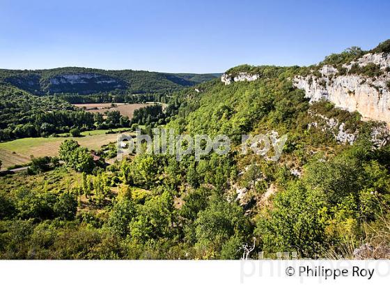 VALLEE DU CELE ET LE CAUSSE DOMINANT LE VILLAGE DE MARCILHAC SUR CELE , VALLEE DU CELE, QUERCY, LOT. (46F01433.jpg)