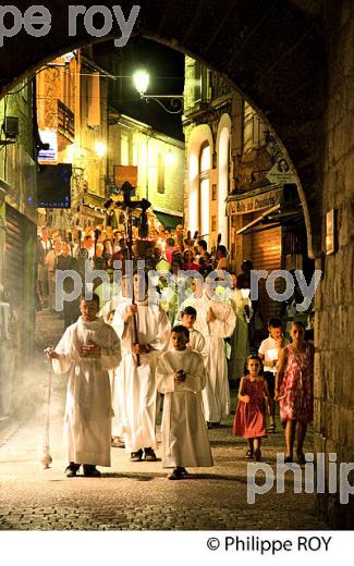 PROCESSION DU 15 AOUT, VILLAGE PERCHE  DE ROCAMADOUR, CAUSSE DE GRAMAT, HAUT QUERCY, LOT. (46F01935.jpg)