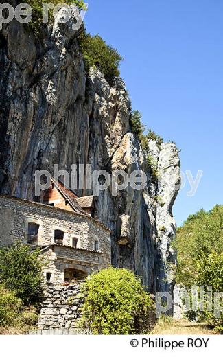 LE  VILLAGE DE SAINT SULPICE , VALLEE DU CELE, QUERCY, LOT. (46F02317.jpg)
