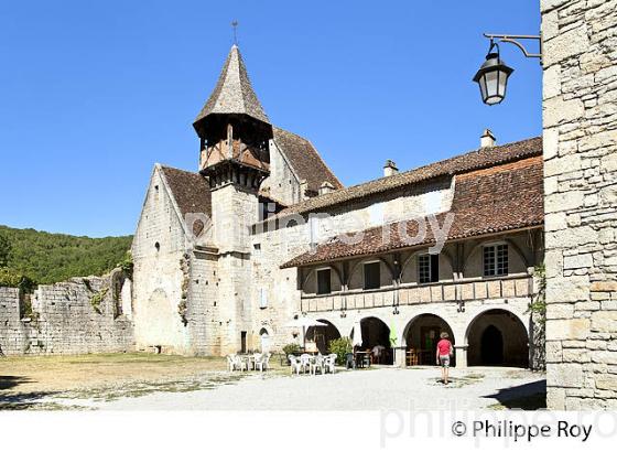 PRIEURE NOTRE DAME, VILLAGE DE ESPAGNAC-SAINTE-EULALIE, VALLEE DU CELE, QUERCY, LOT. (46F02334.jpg)