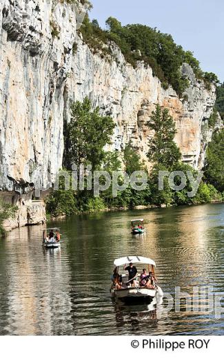 PROMENADE EN BATEAU SUR LE OT   ET FALAISE, TOURISME FLUVIAL ,  COMMUNE  DE BOUZIES, VALLEE DU LOT, QUERCY, LOT. (46F02538.jpg)