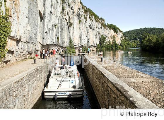 ECLUSE, CHEMIN DE HALAGE   ET FALAISE, TOURISME FLUVIAL ,  COMMUNE  DE BOUZIES, VALLEE DU LOT, QUERCY, LOT. (46F02610.jpg)