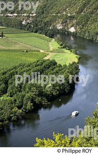 TOURISME FLUVIAL SUR LE LOT, ET POLYCULTURE , COMMUNE DE PARNAC, VALLEE DU LOT, QUERCY, LOT. (46F02709.jpg)