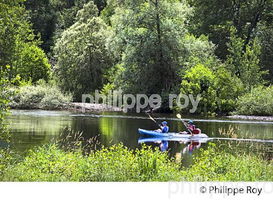 CANOE  SUR LA DORDOGNE, VALLEE DE LA DORDOGNE LOTOISE, GIRAC, QUERCY, LOT. (46F03326.jpg)