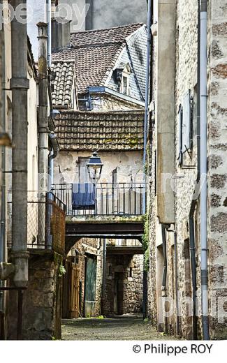 LA VIEILLE  VILLE DE  SOUILLAC , QUERCY, LOT. (46F03538.jpg)