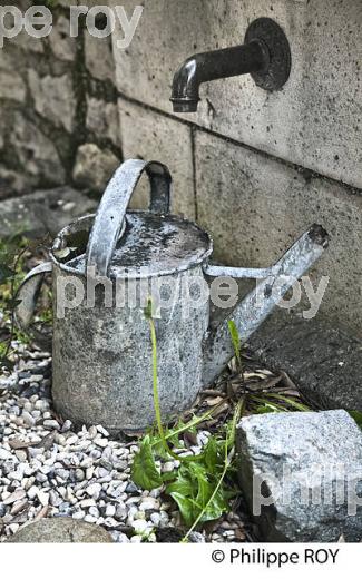 VILLAGE FORTIFIE DE PUJOLS, LOT ET GARONNE. (47F01208.jpg)