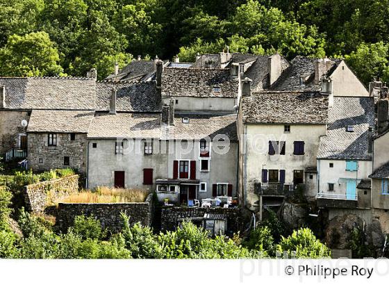LE  VILLAGE DE  PONT DE MONTVERT, VALLEE DU TARN, MONT LOZERE, CEVENNES, LOZERE. (48F02321.jpg)