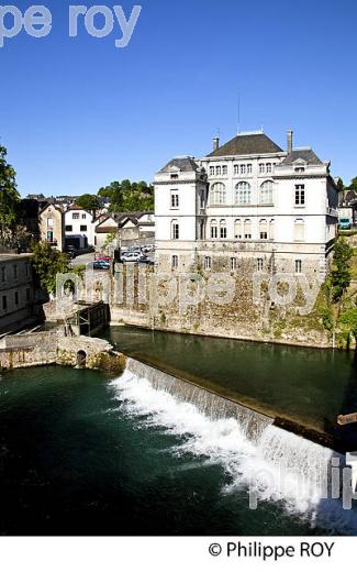 OLORON SAINTE MARIE, HAUT BEARN, PYRENEES ATLANTIQUES. (64F03233.jpg)
