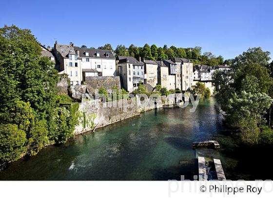 OLORON SAINTE MARIE, HAUT BEARN, PYRENEES ATLANTIQUES. (64F03305.jpg)