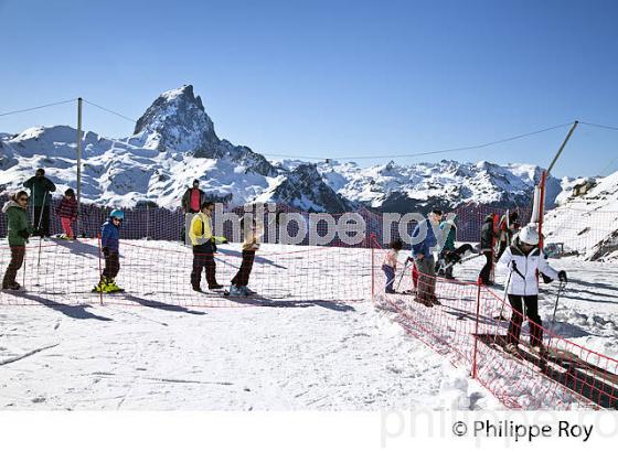 STATION DE SKI D' ARTOUSTE, EN HIVER, VALLEE D' OSSAU, BEARN. (64F05710.jpg)
