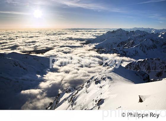 LES PYRENEES VUES DEPUIS L' OBSERVATOIRE DU PIC DU MIDI DE BIGORRE. (65F01625.jpg)