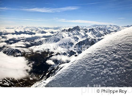 LA CHAINE DES PYRENEES ,  DEPUIS L' OBSERVATOIRE DU PIC DU MIDI DE BIGORRE. (65F01701.jpg)