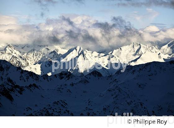 LA CHAINE DES PYRENEES ,  DEPUIS L' OBSERVATOIRE DU PIC DU MIDI DE BIGORRE. (65F01705.jpg)